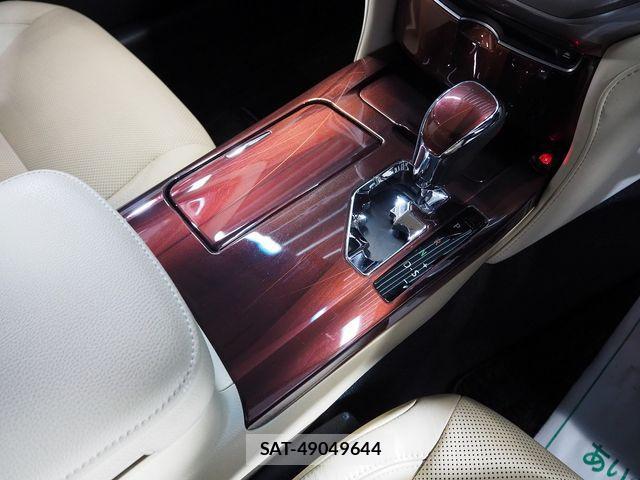 Toyota CROWN SEDAN 2015-03 608305-13