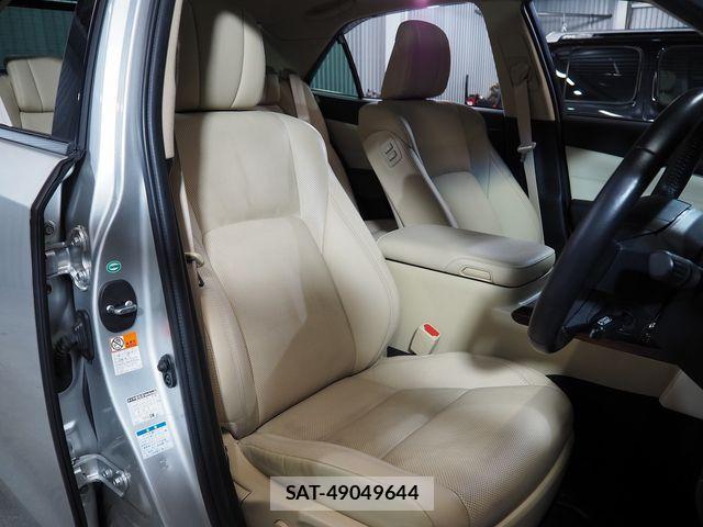 Toyota CROWN SEDAN 2015-03 608305-7