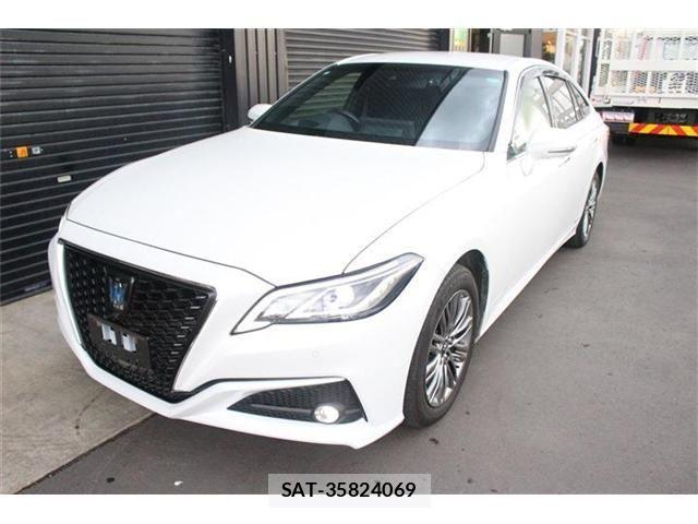 Crown Sedan Hybrid 4WD