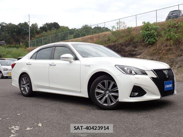 Toyota CROWN SEDAN 2018-04 1299135-0