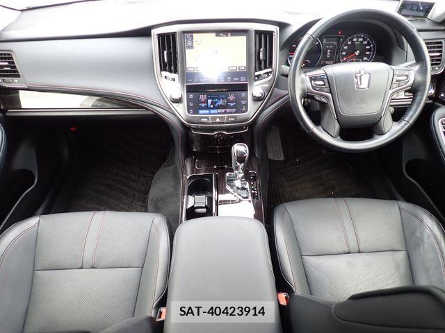 Toyota CROWN SEDAN 2018-04 1299135-17