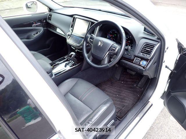 Toyota CROWN SEDAN 2018-04 1299135-1
