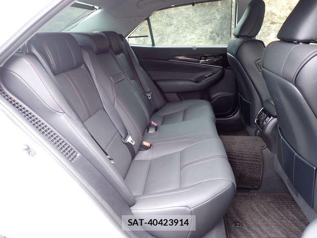 Toyota CROWN SEDAN 2018-04 1299135-19