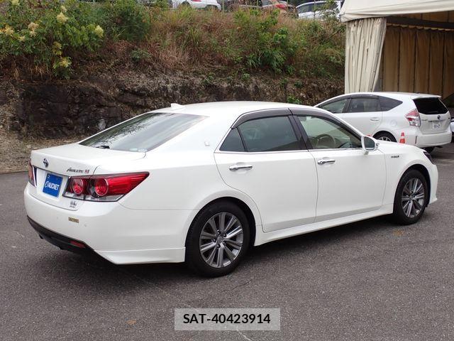 Toyota CROWN SEDAN 2018-04 1299135-7