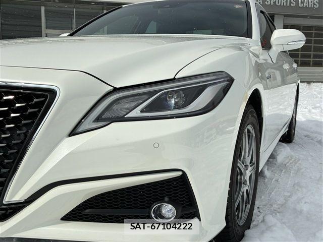 Toyota CROWN SEDAN 2018-07 3664608-10