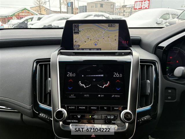 Toyota CROWN SEDAN 2018-07 3664608-19