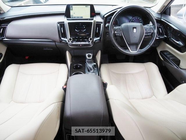 Toyota CROWN SEDAN 2019-01 3904640-9