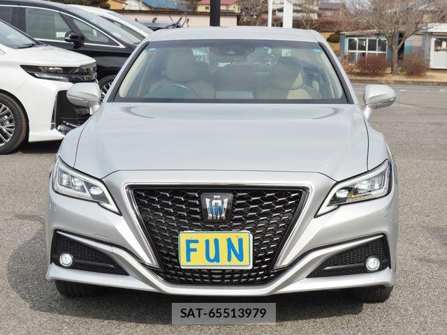 Toyota CROWN SEDAN 2019-01 3904640-1
