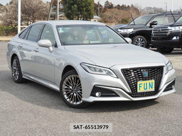 Toyota CROWN SEDAN 2019-01 3904640-2
