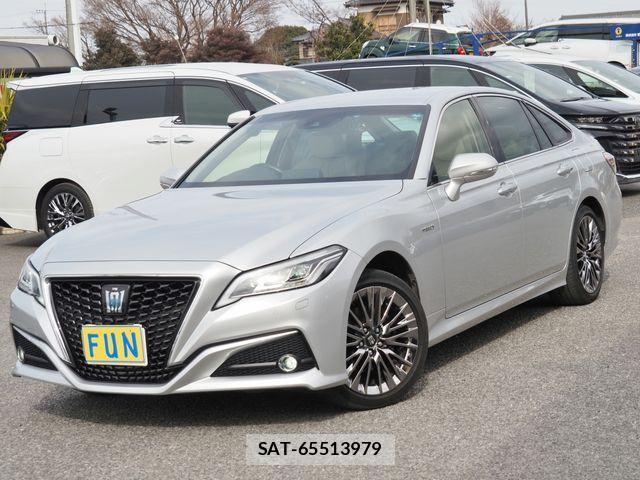 Toyota CROWN SEDAN 2019-01 3904640-3
