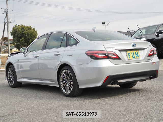Toyota CROWN SEDAN 2019-01 3904640-5