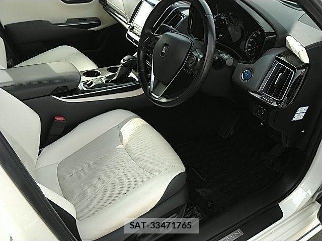 Toyota CROWN SEDAN 2018-12 4322144-1