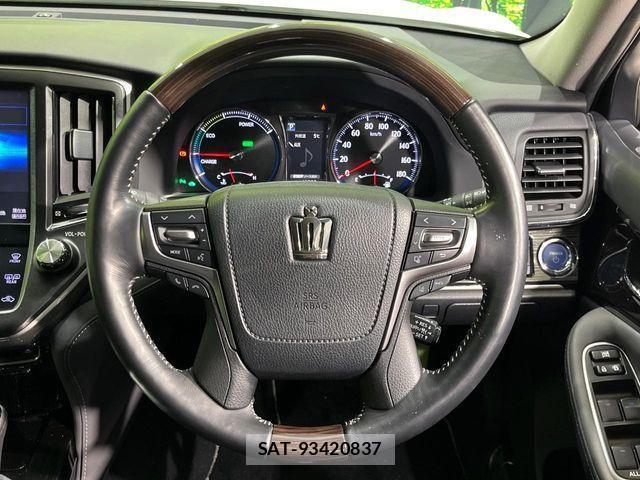 Toyota CROWN SEDAN 2018-04 4589766-10
