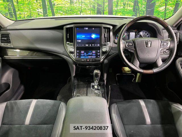 Toyota CROWN SEDAN 2018-04 4589766-1