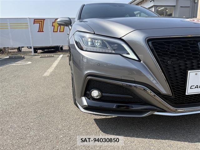 Toyota CROWN SEDAN 2021-09 5864077-10