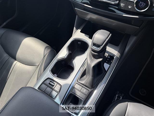 Toyota CROWN SEDAN 2021-09 5864077-27