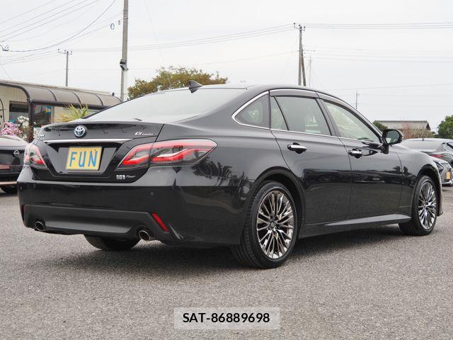 Toyota CROWN SEDAN 2022-07 6243065-4