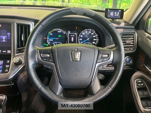 Toyota CROWN SEDAN 2016-10 6303483-9