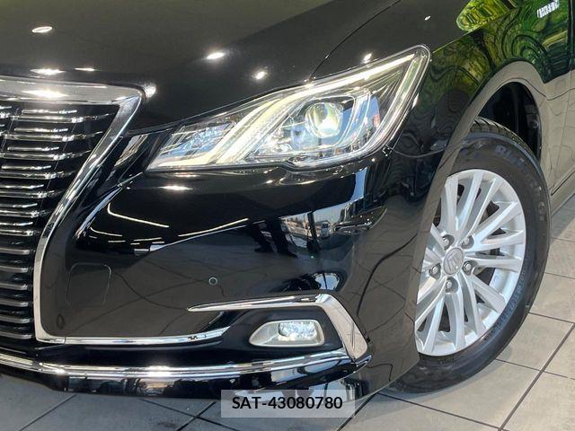 Toyota CROWN SEDAN 2016-10 6303483-11