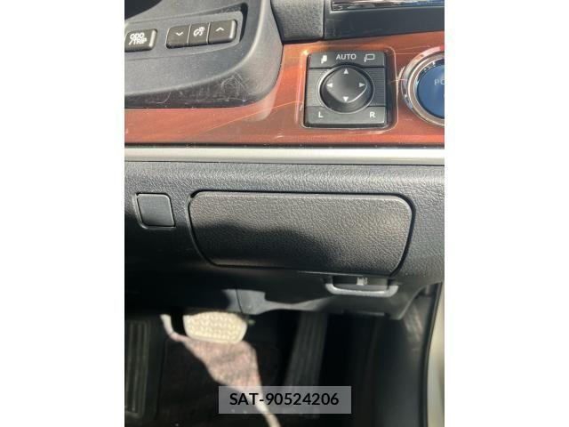 Toyota CROWN SEDAN 2015-04 6496376-20