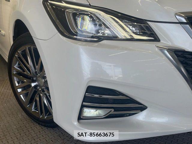 Toyota CROWN SEDAN 2017-05 6525858-12