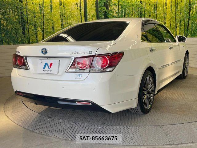 Toyota CROWN SEDAN 2017-05 6525858-17