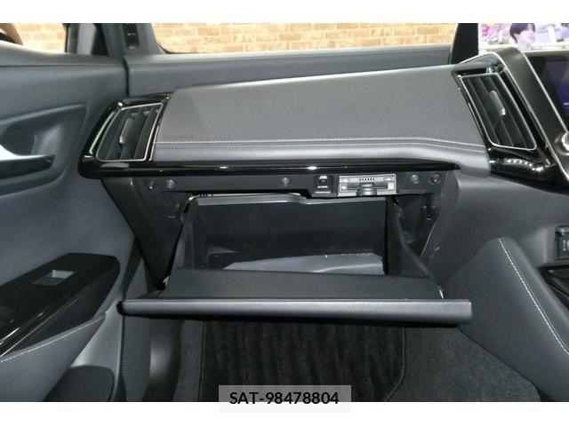 Toyota CROWN SEDAN 2018-06 6525853-22