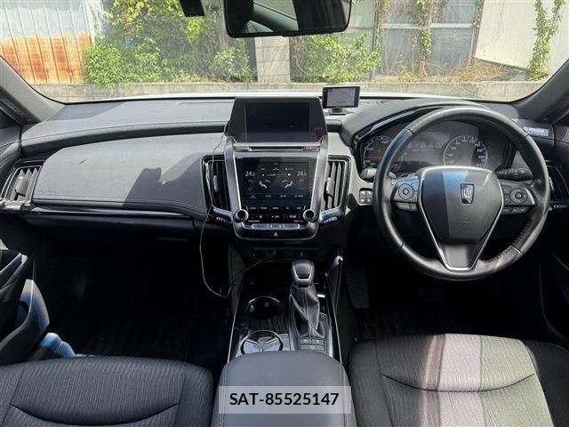 Toyota CROWN SEDAN 2019-03 6611257-16