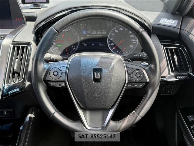 Toyota CROWN SEDAN 2019-03 6611257-17