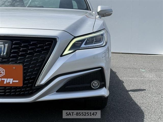Toyota CROWN SEDAN 2019-03 6611257-24