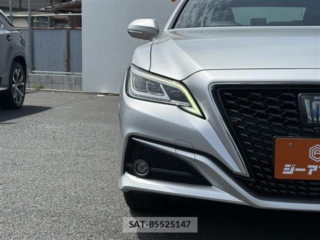 Toyota CROWN SEDAN 2019-03 6611257-26