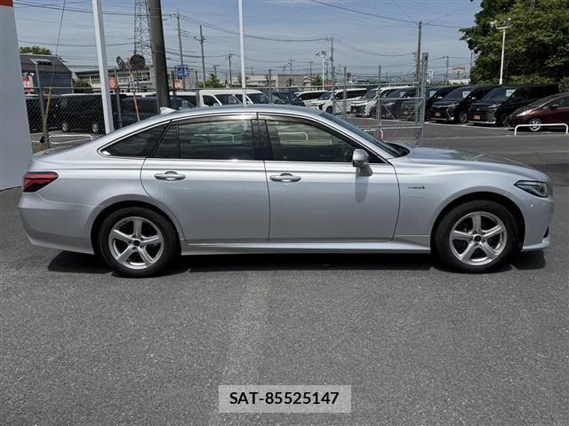 Toyota CROWN SEDAN 2019-03 6611257-8