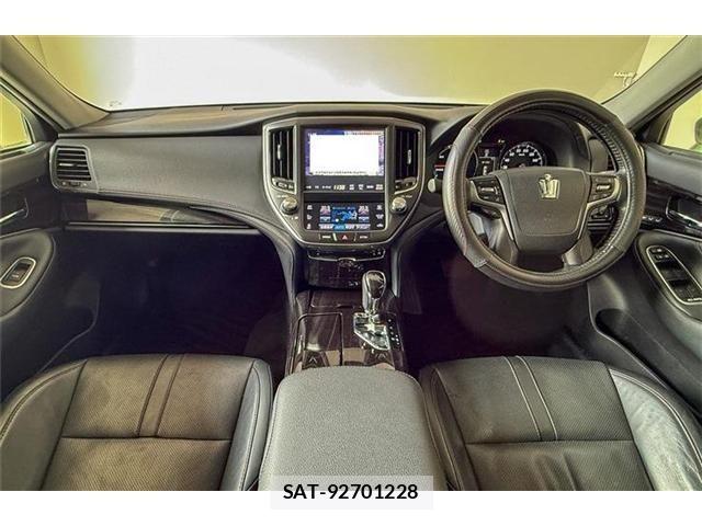 Toyota CROWN SEDAN 2016-02 6641413-12