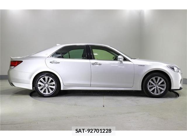 Toyota CROWN SEDAN 2016-02 6641413-7