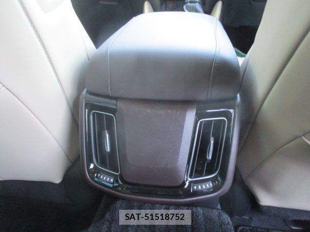 Toyota CROWN SEDAN 2020-03 6670988-10