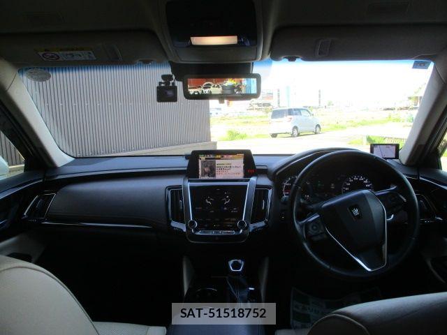 Toyota CROWN SEDAN 2020-03 6670988-11