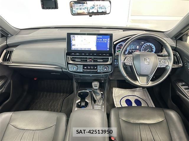 Toyota CROWN SEDAN 2021-03 6690971-10