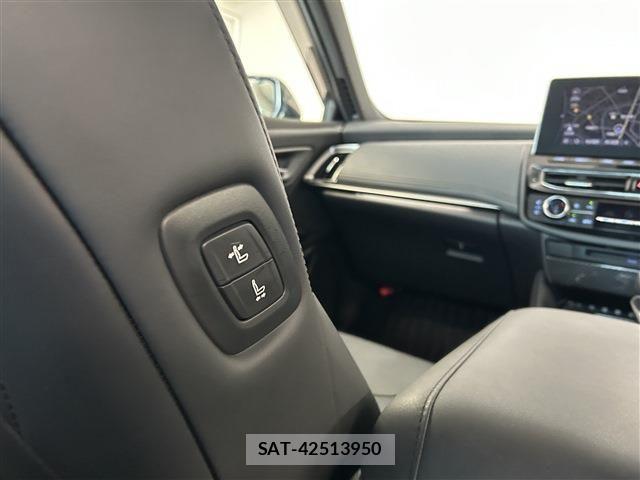 Toyota CROWN SEDAN 2021-03 6690971-20