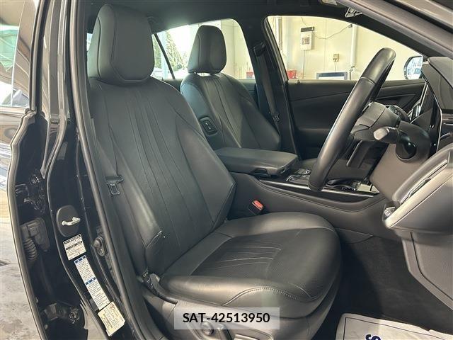 Toyota CROWN SEDAN 2021-03 6690971-23