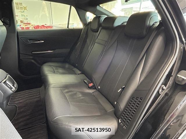 Toyota CROWN SEDAN 2021-03 6690971-26