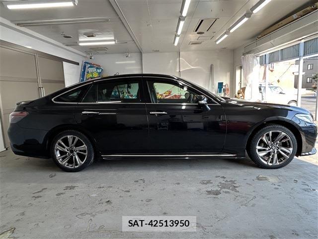 Toyota CROWN SEDAN 2021-03 6690971-4