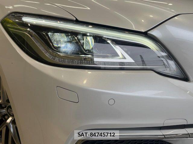 Toyota CROWN SEDAN 2021-05 6715940-11