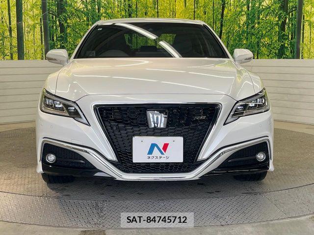 Toyota CROWN SEDAN 2021-05 6715940-13