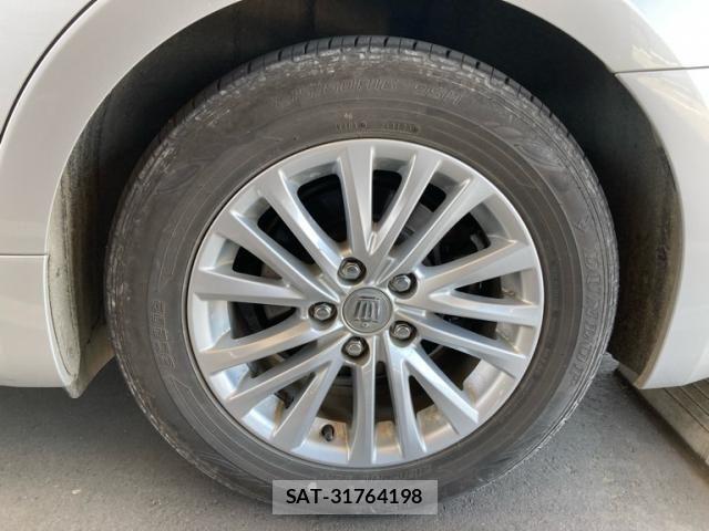 Toyota CROWN SEDAN 2017-05 6903760-12