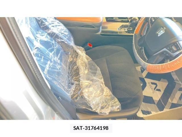 Toyota CROWN SEDAN 2017-05 6903760-25