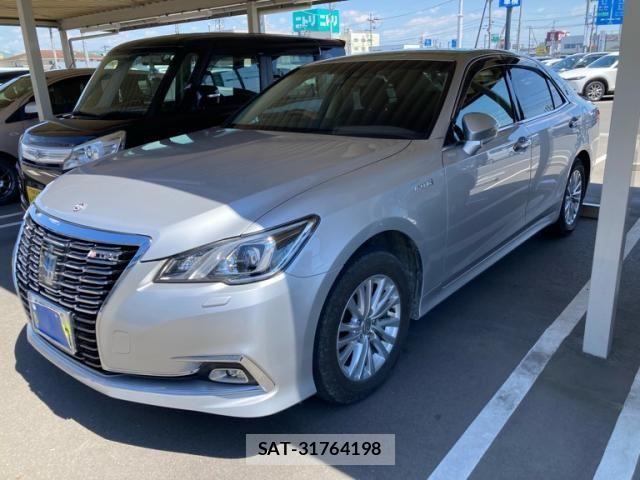 Toyota CROWN SEDAN 2017-05 6903760-1