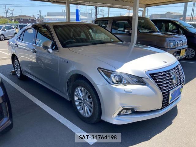 Toyota CROWN SEDAN 2017-05 6903760-2