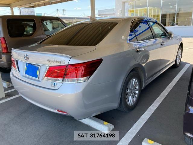 Toyota CROWN SEDAN 2017-05 6903760-5