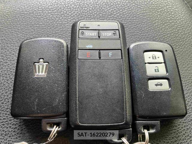 Toyota CROWN SEDAN 2014-12 6903741-17
