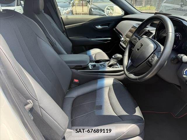Toyota CROWN SEDAN 2020-07 6992801-15